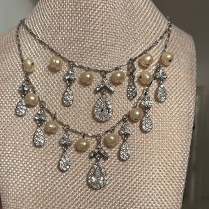 Elegant Pearl and Crystal Teardrop Layered Necklace - Cream and Silver